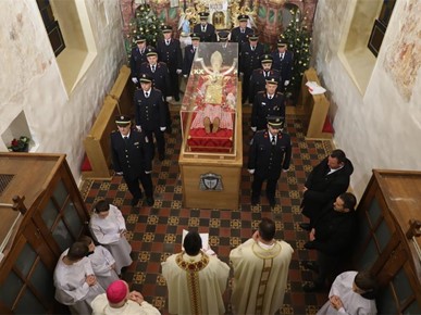 /A/2025/12/[UŽIVO] Povratak relikvija bl Alojzija Stepinca u Zagreb i zatvaranje Jubilejske godineNovi direktorij/251228 Zatvaranje Jubilejske godine - misa u Krašiću (9).jpeg